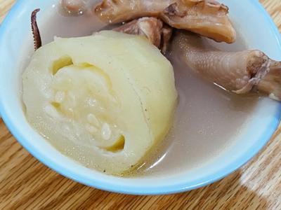 章鱼龙骨煲节瓜的做法-咸鲜味煲菜谱
