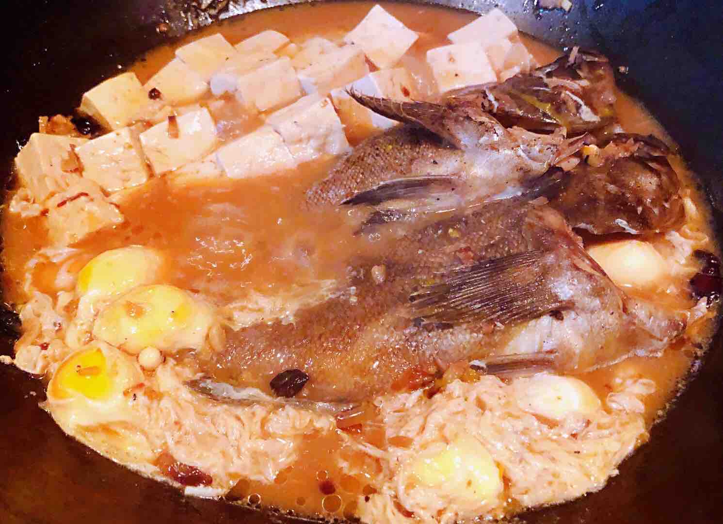 鹌鹑蛋豆腐炖黑鱼的做法-咸鲜味炖菜谱-易网健康养生网 鹌鹑蛋豆腐炖黑鱼的做法-咸鲜味炖菜谱