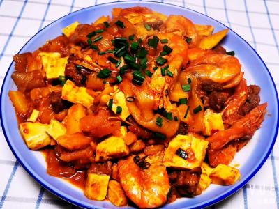 大虾土豆煲的做法-香辣味烧菜谱