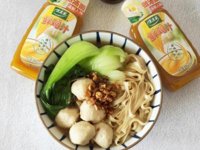 麻油鸡汁面的做法-家常味煮菜谱