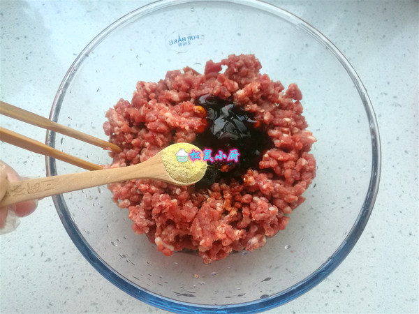 #冬至大如年#一口一个，焦脆鲜香的牛肉丸子的做法-家常味炸菜谱