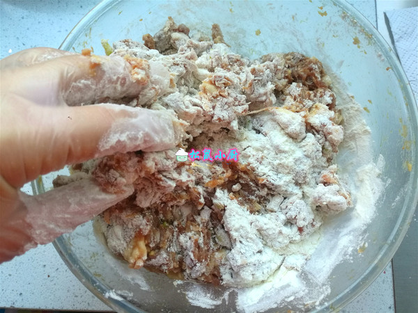 #冬至大如年#一口一个，焦脆鲜香的牛肉丸子的做法-家常味炸菜谱