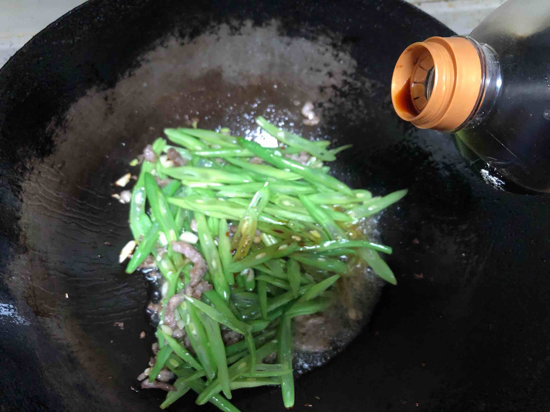 豆角炒肉丝的做法-咸鲜味炒菜谱