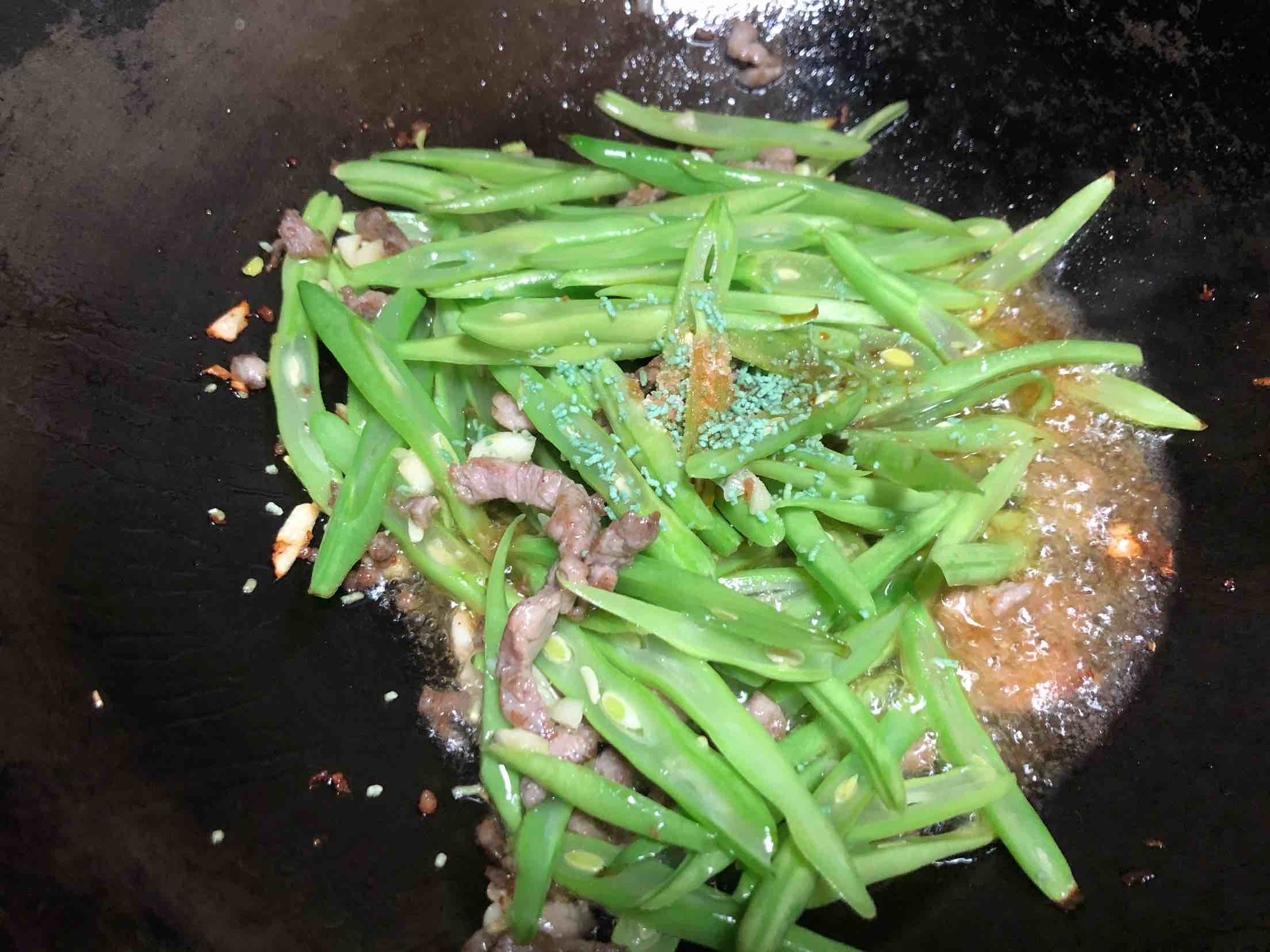 豆角炒肉丝的做法-咸鲜味炒菜谱