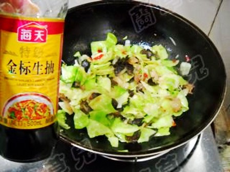 干锅手撕包菜的做法-家常味干锅菜谱