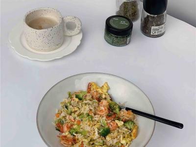 西兰花虾仁炒饭的做法-咸鲜味炒菜谱