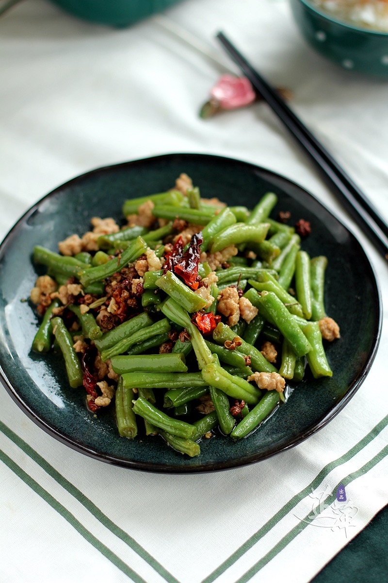 麻辣肉沫炒龙豆的做法-家常味炒菜谱-易网健康养生网 麻辣肉沫炒龙豆的做法-家常味炒菜谱