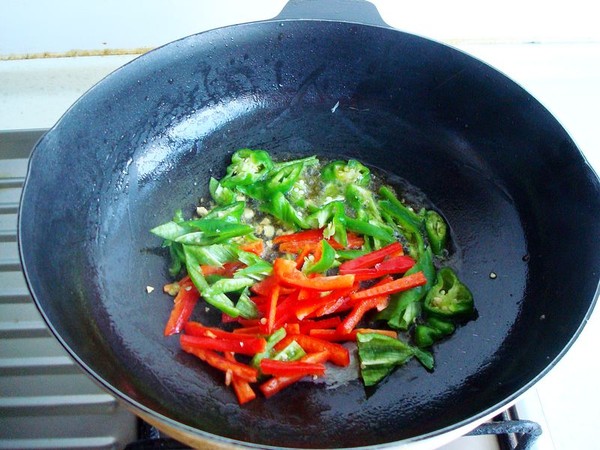 香菇炒蟹排的做法-家常味炒菜谱-易网健康养生网 香菇炒蟹排的做法-家常味炒菜谱