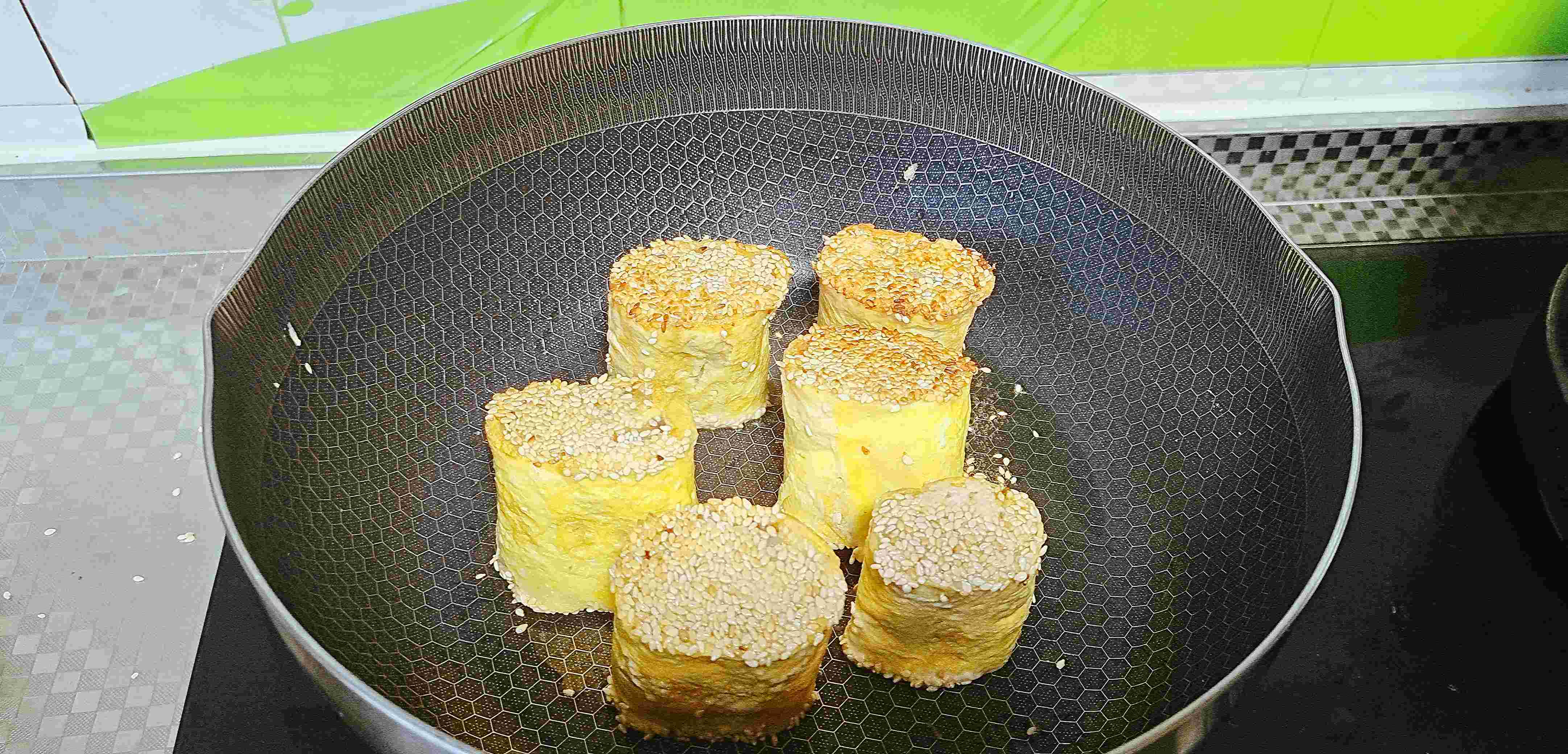 土豆的高大上做法,春节家宴备受欢迎…土豆泥黄金卷的做法-咸鲜味其它工艺菜谱-易网健康养生网 土豆的高大上做法,春节家宴备受欢迎…土豆泥黄金卷的做法-咸鲜味其它工艺菜谱
