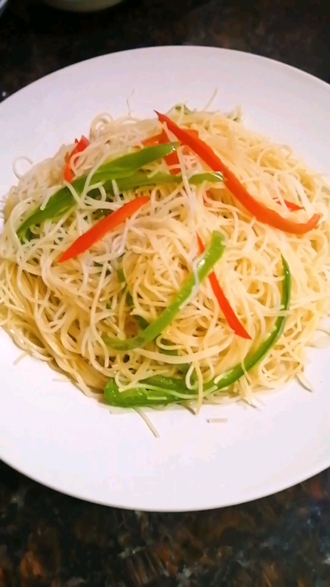 辣椒炒米粉的做法-家常味炒菜谱