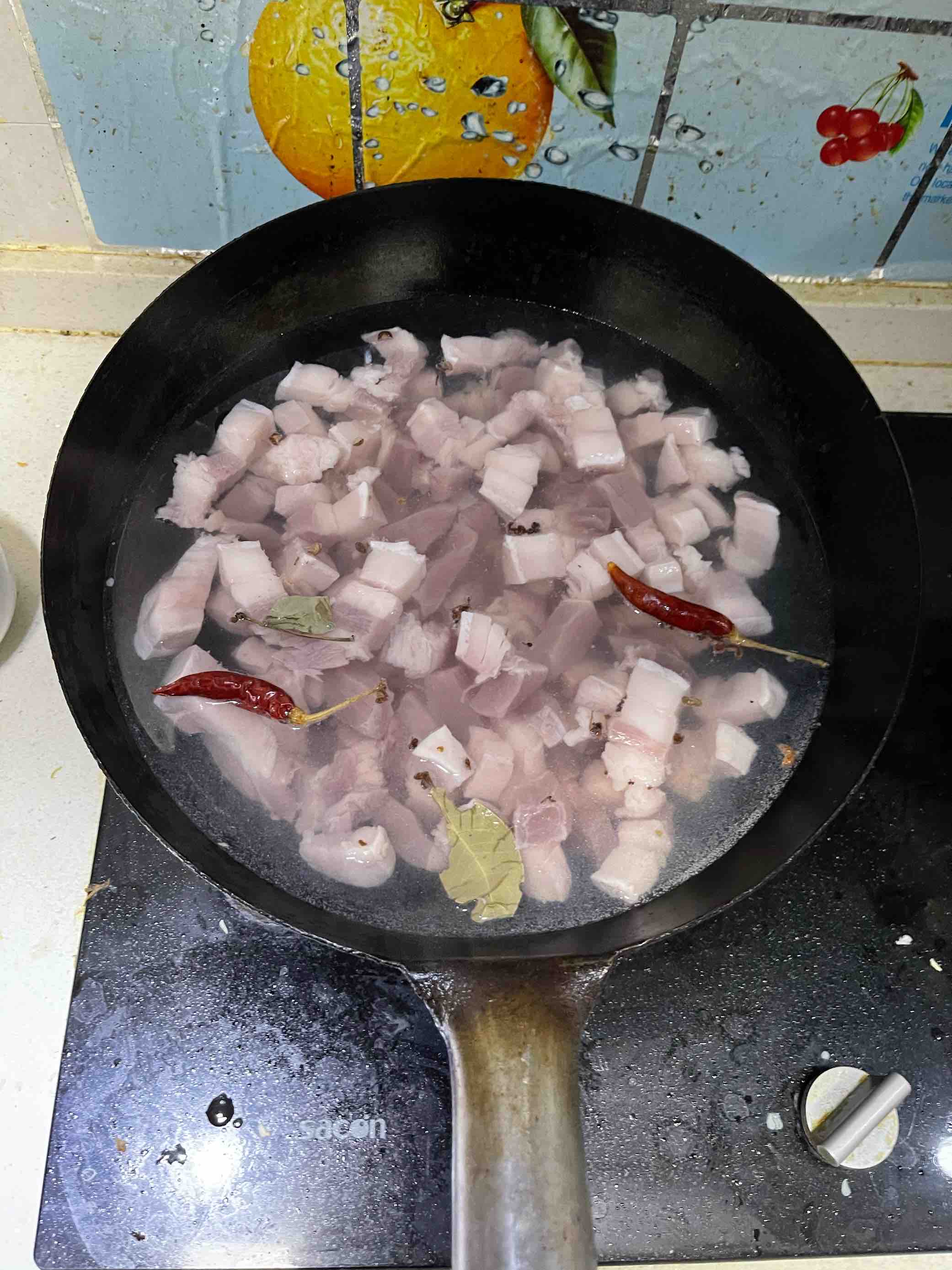 苏式红烧肉的做法-家常味砂锅菜谱-易网<a href=http://www.bryss.cn/ target=_blank class=infotextkey>健康养生</a>网 苏式红烧肉的做法-家常味砂锅菜谱