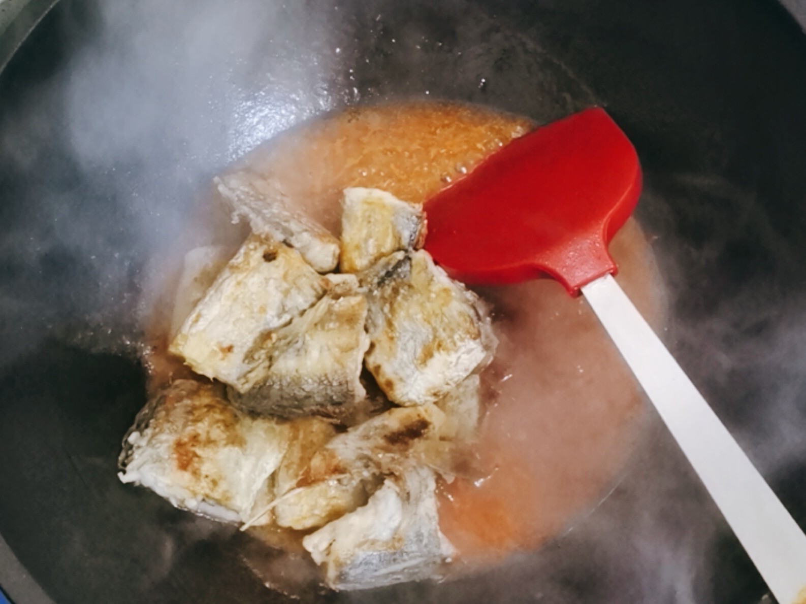 带鱼还可以做成茄汁味，保管家人都爱吃～的做法-茄汁味煎菜谱
