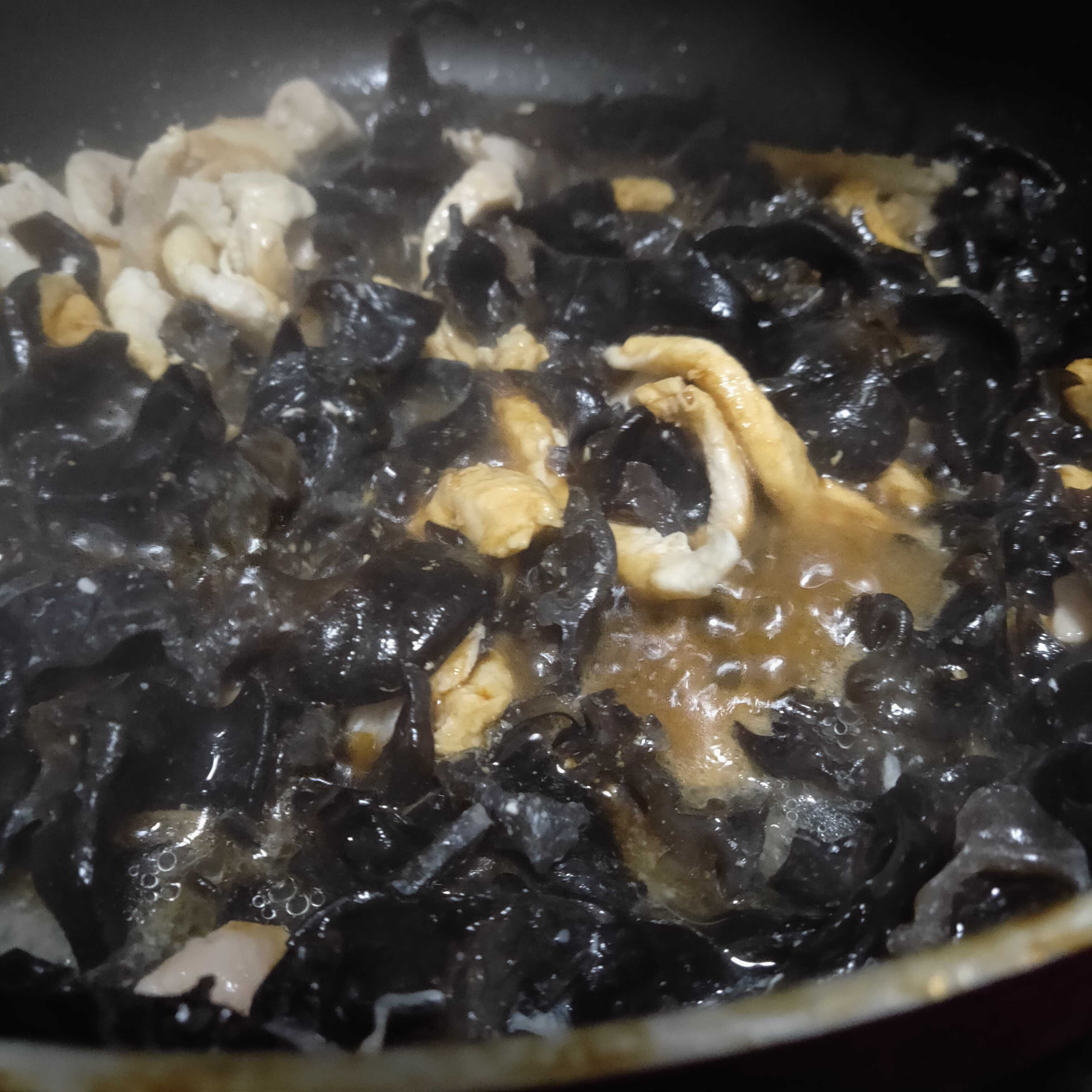 木耳炒肉丝的做法-家常味炒菜谱