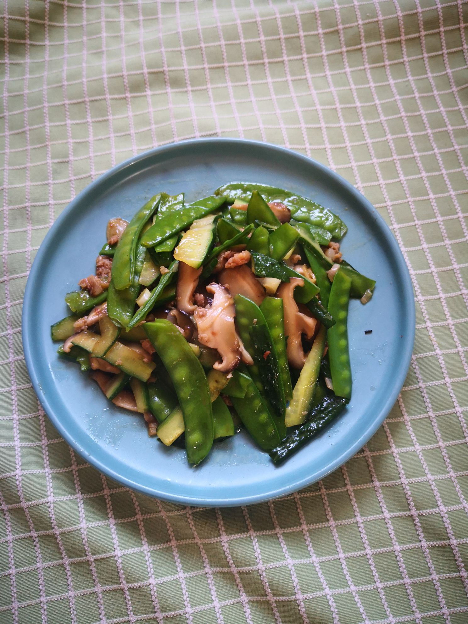 黄瓜片炒荷兰豆的做法-家常味炒菜谱-易网健康养生网 黄瓜片炒荷兰豆的做法-家常味炒菜谱