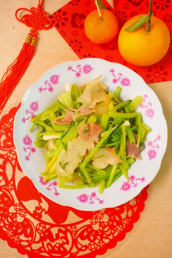 芹菜炒腊肉的做法-家常味炒菜谱-易网健康养生网 芹菜炒腊肉的做法-家常味炒菜谱