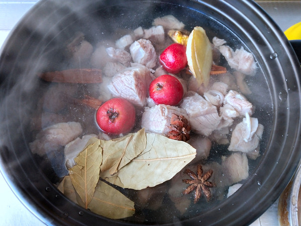 咖喱牛腩炖土豆的做法-咖喱味炖菜谱-易网健康养生网 咖喱牛腩炖土豆的做法-咖喱味炖菜谱