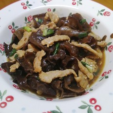简简单单也不失美味~~木耳炒肉丝的做法-家常味炒菜谱