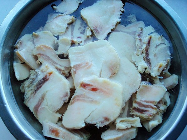 电饭煲萝卜炖腊肉的做法-家常味炖菜谱-易网健康养生网 电饭煲萝卜炖腊肉的做法-家常味炖菜谱