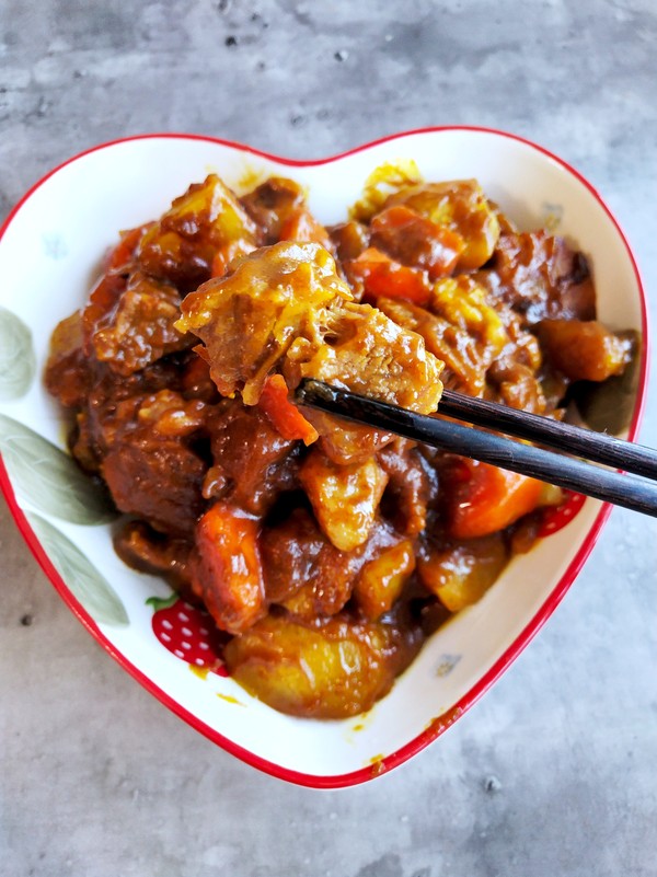 咖喱牛腩炖土豆的做法-咖喱味炖菜谱-易网健康养生网 咖喱牛腩炖土豆的做法-咖喱味炖菜谱