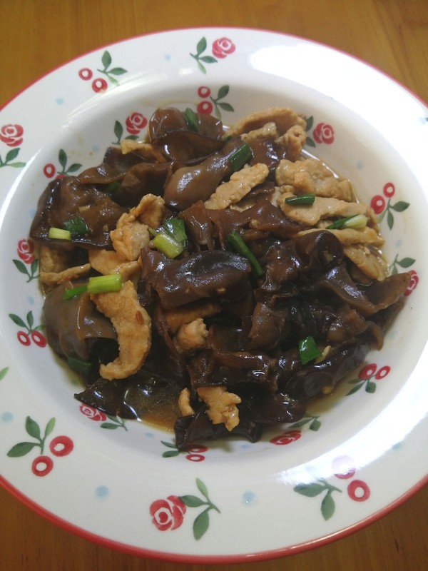 简简单单也不失美味~~木耳炒肉丝的做法-家常味炒菜谱-易网健康养生网 简简单单也不失美味~~木耳炒肉丝的做法-家常味炒菜谱