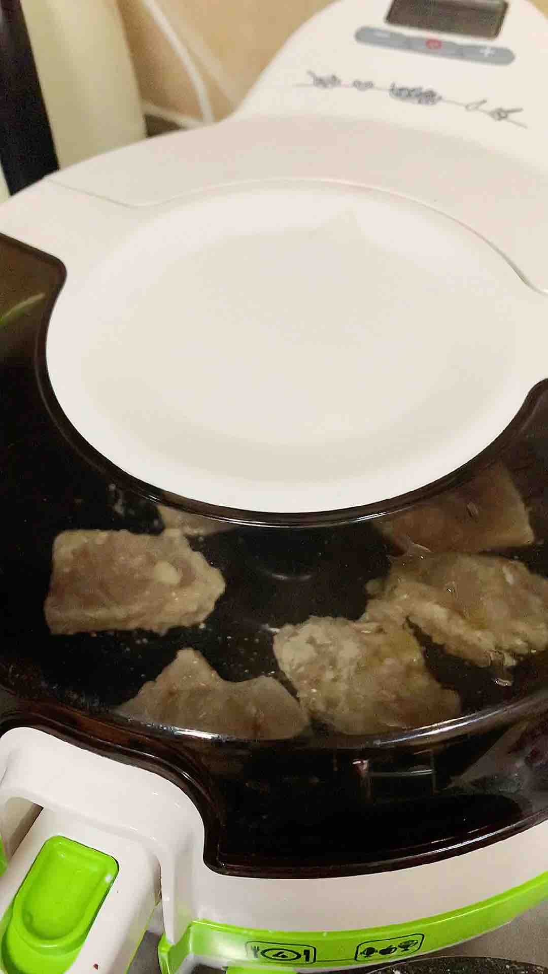冰箱里的冻鱼怎么做好吃呢？今天就来一份香焗冻鱼，吃出鲜鱼的感觉。的做法-咸鲜味焗菜谱