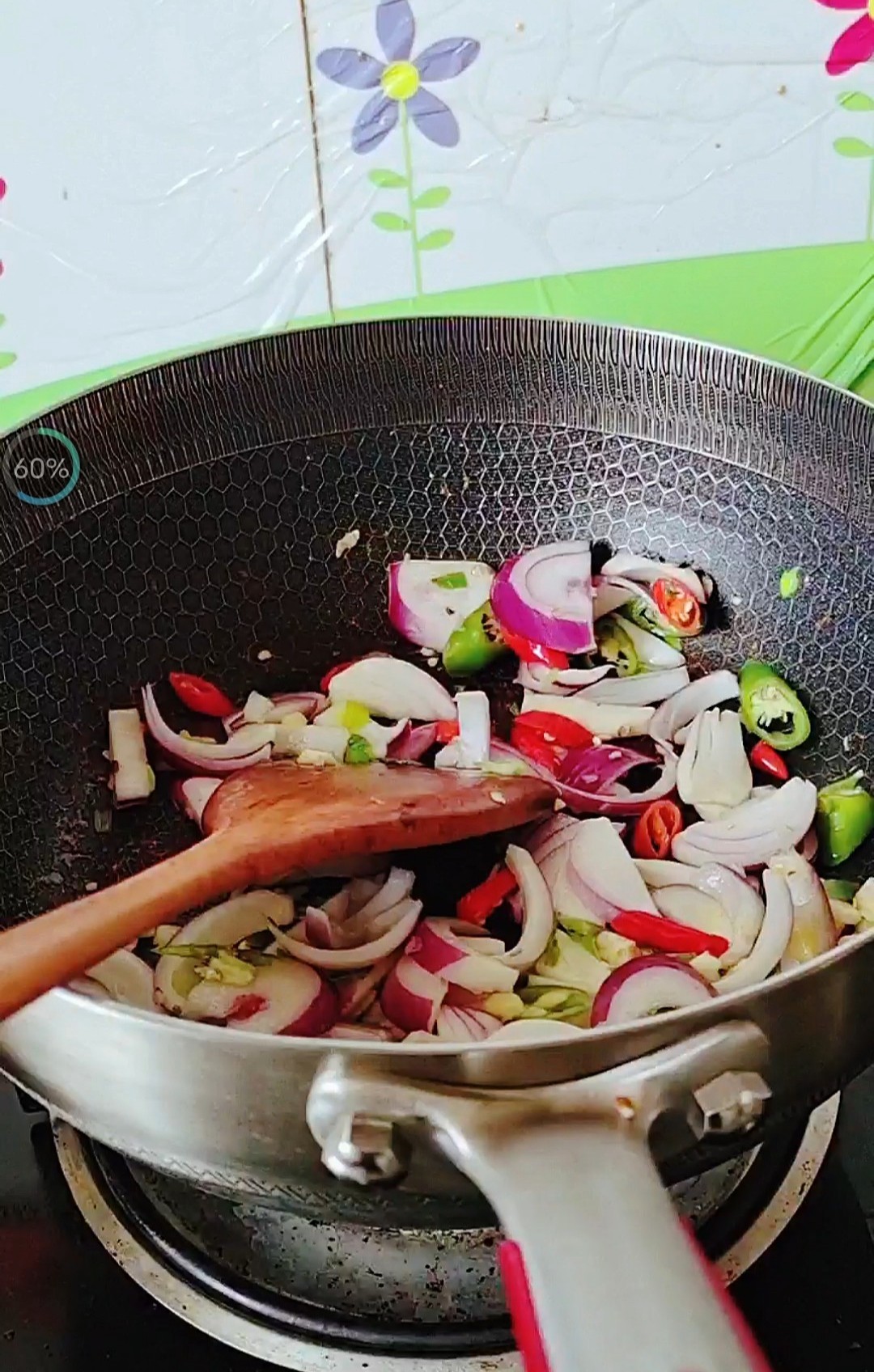 年菜餐桌一道硬菜,老少皆爱…铁板黑椒牛柳的做法-黑椒味炒菜谱-易网健康养生网 年菜餐桌一道硬菜,老少皆爱…铁板黑椒牛柳的做法-黑椒味炒菜谱