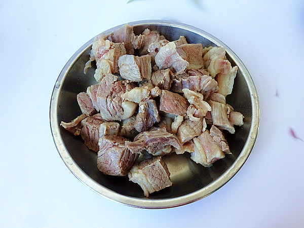 牛腩这么做才对，味爽清香不油腻，驱寒又暖胃的做法-咸鲜味炖菜谱