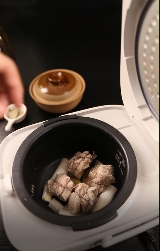 东坡肉的做法-咸鲜味炖菜谱