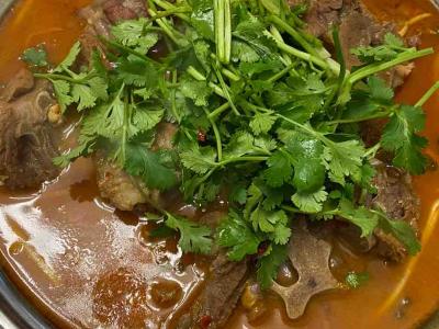 羊骨肉锅仔的做法-麻辣味炖菜谱