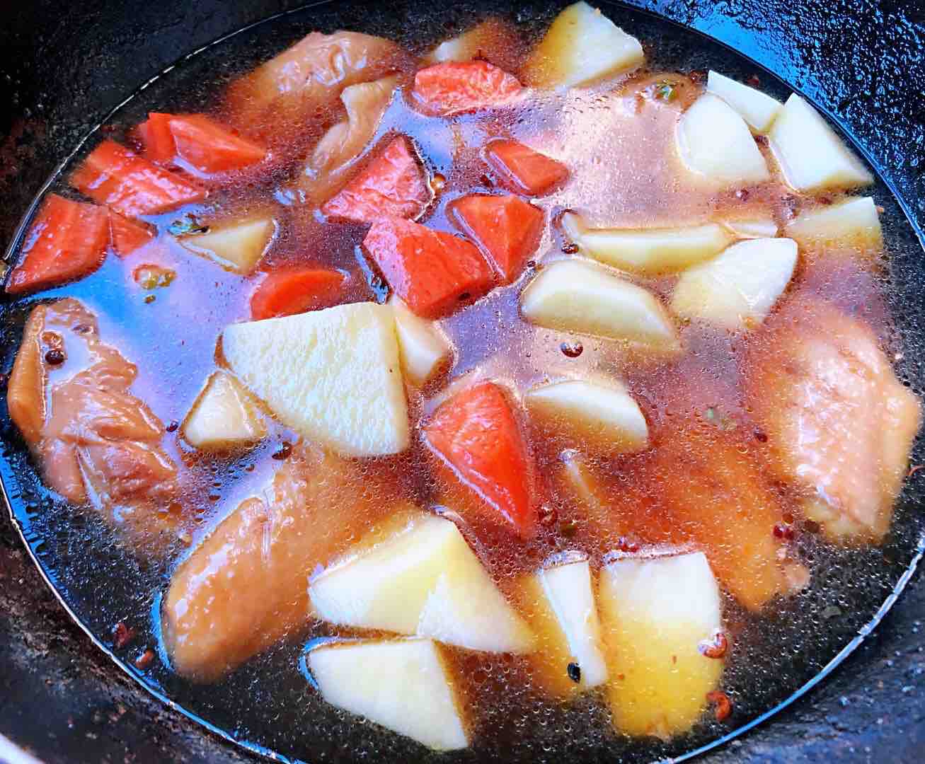 土豆胡萝卜炖鸡翅的做法-咸鲜味炖菜谱-易网健康养生网 土豆胡萝卜炖鸡翅的做法-咸鲜味炖菜谱