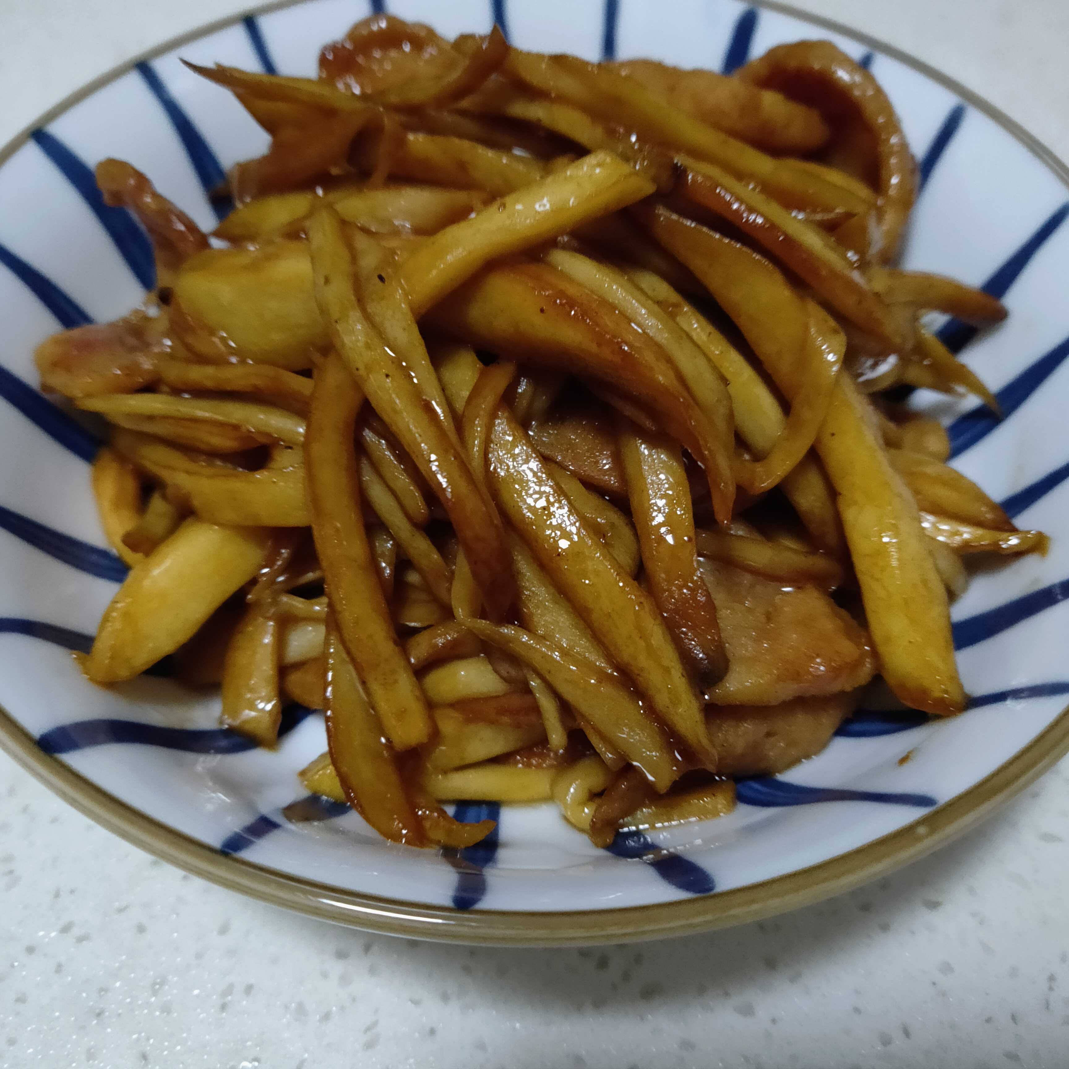 杏鲍菇炒肉肠的做法-咸鲜味炒菜谱