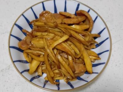 杏鲍菇炒肉肠的做法-咸鲜味炒菜谱