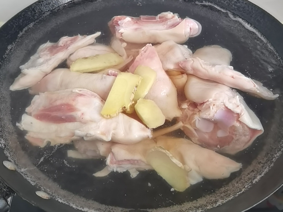 腐乳猪蹄-满满的胶原蛋白,软糯不油腻,入口即化的做法-咸鲜味炖菜谱-易网<a href=http://www.bryss.cn/ target=_blank class=infotextkey>健康养生</a>网 腐乳猪蹄-满满的胶原蛋白,软糯不油腻,入口即化的做法-咸鲜味炖菜谱