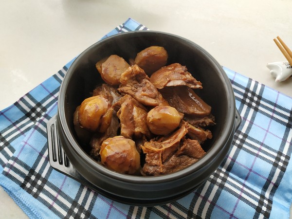 年菜必不可少の栗子烧板鸭,新的一年事业顺心就吃它的做法-咸鲜味炖菜谱-易网健康养生网 年菜必不可少の栗子烧板鸭,新的一年事业顺心就吃它的做法-咸鲜味炖菜谱