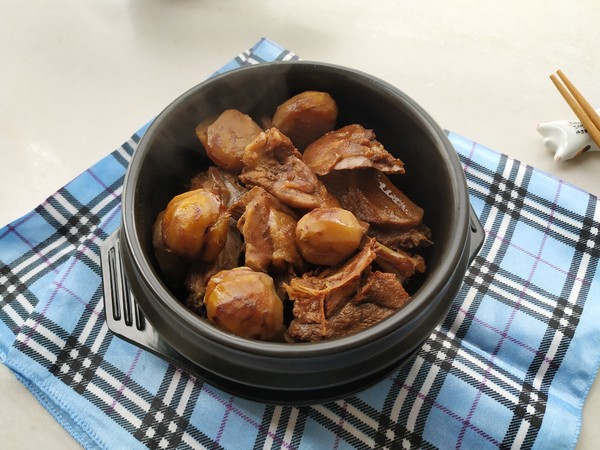 年菜必不可少の栗子烧板鸭,新的一年事业顺心就吃它的做法-咸鲜味炖菜谱-易网健康养生网 年菜必不可少の栗子烧板鸭,新的一年事业顺心就吃它的做法-咸鲜味炖菜谱