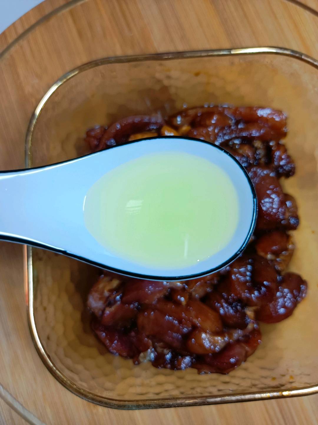 家常芹菜炒肉的做法-家常味炒菜谱