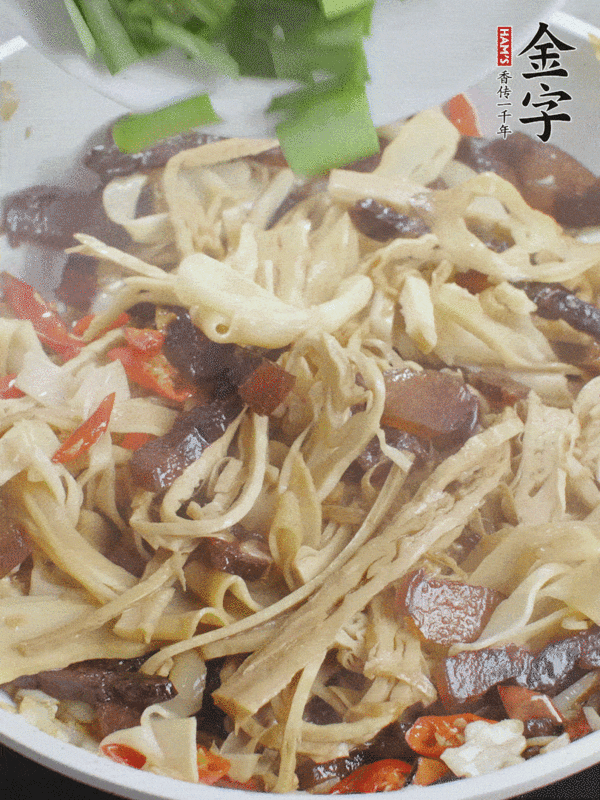 酱油肉干煸糯米笋的做法-香辣味炒菜谱-易网健康养生网 酱油肉干煸糯米笋的做法-香辣味炒菜谱