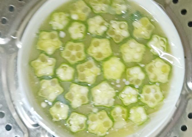 秋葵蒸蛋的做法-家常味蒸菜谱