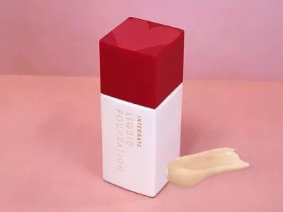 唇部打底膏和润唇膏的使用顺序是什么?经常使用润唇膏有害吗?