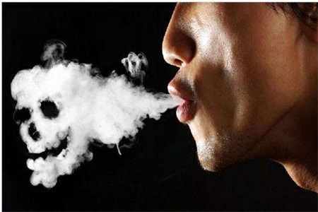 嘴唇干裂脱皮怎么办？女性保养嘴唇只需做到这四点