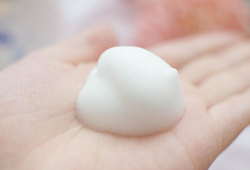 洁面乳和洗面奶有什么区别？如何正确使用洁面产品