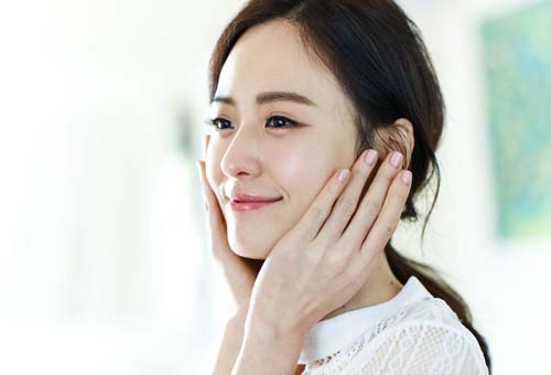 怎样消除眼部细纹 做到这几点有效改善细纹-易网<a href=http://www.bryss.cn/ target=_blank class=infotextkey>健康养生</a>网 怎样消除眼部细纹 做到这几点有效改善细纹