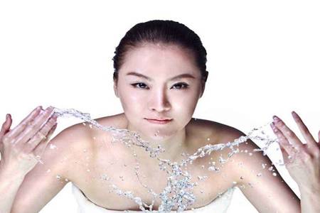 日常快速美白的方法，女性亮白皮肤的六个妙招