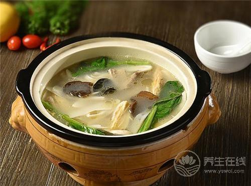 秋季喝汤别犯四个错误 用餐最后才喝汤