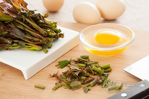 春天养肝多吃发芽蔬菜，3原则养肝