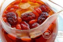 夏天祛湿，首选姜枣茶