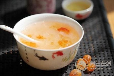 秋季养肺食物有哪些?秋季肺燥的症状有哪些?