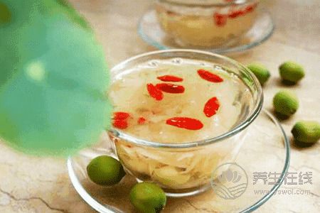 秋季养肺食物有哪些?秋季肺燥的症状有哪些?