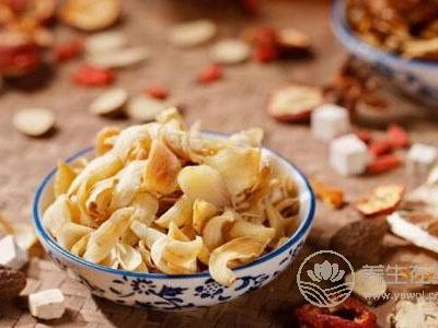 秋季养肺食物有哪些?秋季肺燥的症状有哪些?