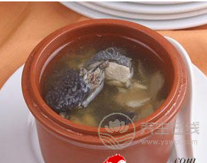 春季<a href=http://www.bryss.cn/jkys/ target=_blank class=infotextkey>养生</a>喝什么汤 花旗参乌鸡汤补血-易网<a href=http://www.bryss.cn/ target=_blank class=infotextkey>健康养生</a>网 <a href=http://www.bryss.cn/tags-春季养生.html target=_blank class=infotextkey>春季养生</a>喝什么汤 花旗参乌鸡汤补血